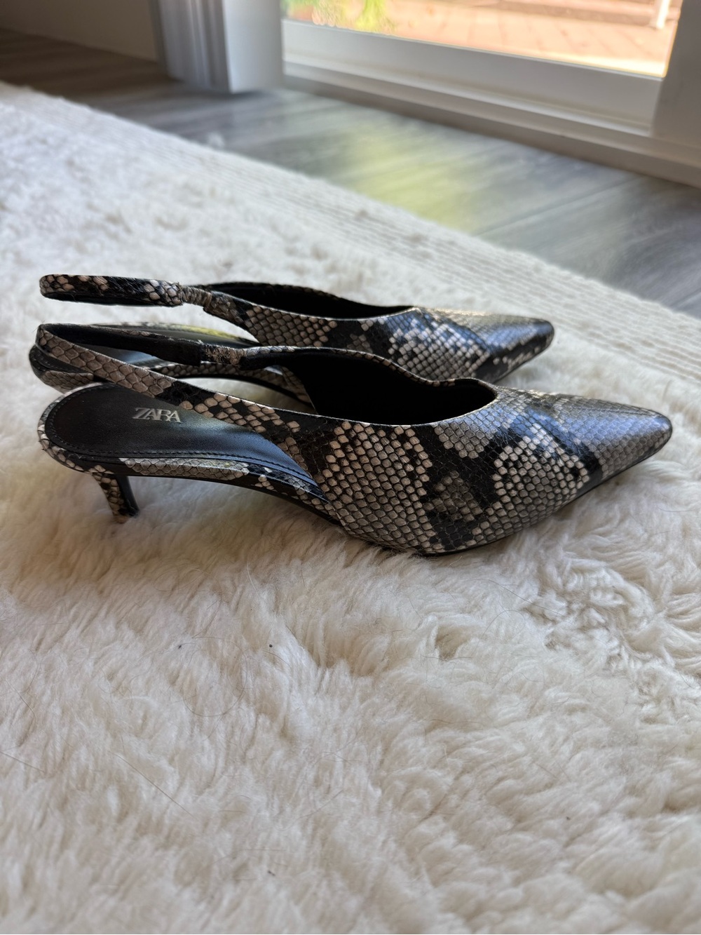 Zara Snake Print Slingback Kitten Heels Pointed Toe Size 37 US 6.5-7 - Picture 3 of 5